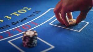 Pengalaman bermain live casino dengan dealer langsung di mpogacor88